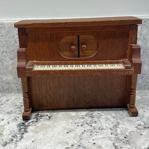 Vintage Wooden Mini Piano MSR Imports Plays Music Made in Taiwan - Picture 1 of 8